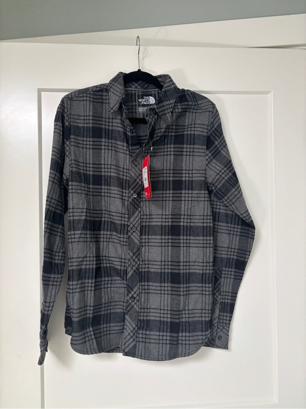 The North Face Men's Gray Plaid Button-Up NWT Shirt